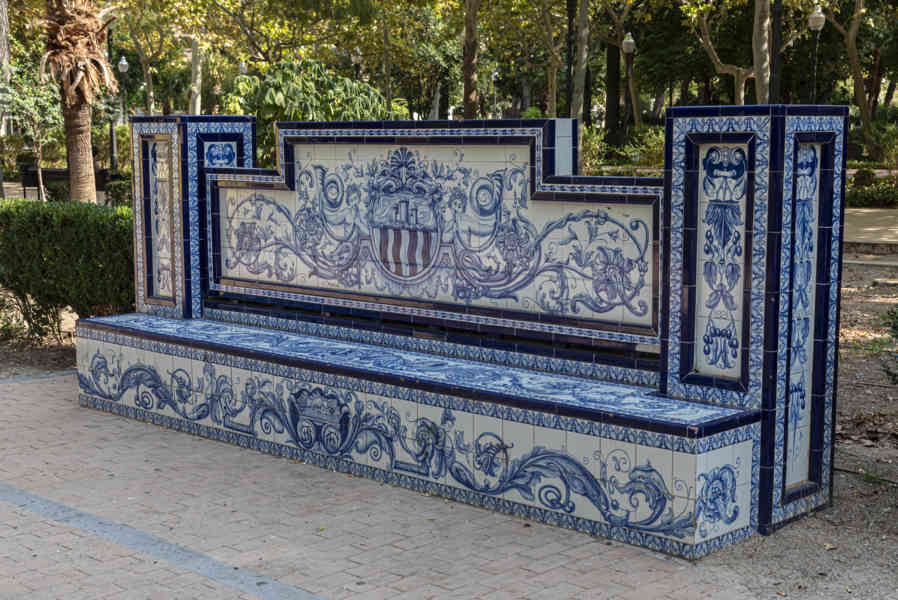 Castelló de la Plana 31 - parque Ribalta - banco de cerámica